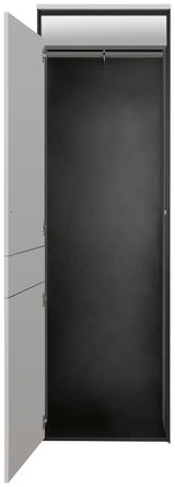 Offener Garderobenschrank mit einer Tür, Innenansicht von vorne