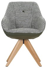 Moderner Armlehnstuhl mit grünem Stoffbezug und Holzbeinen, Frontalansicht