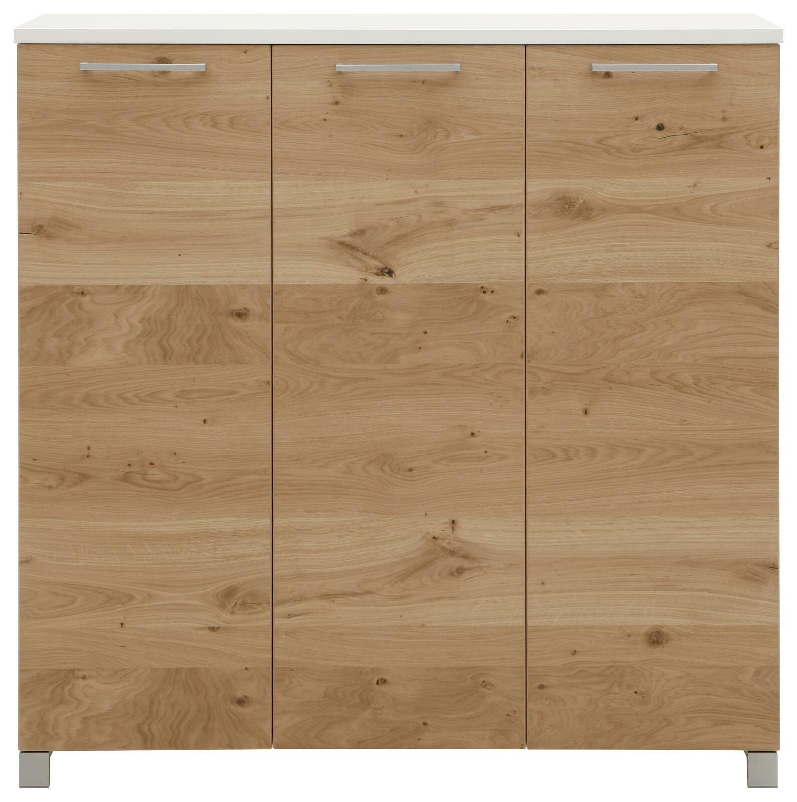 Vorderansicht eines XL-Schuhschranks aus Holz mit drei Türen und silbernen Griffen.