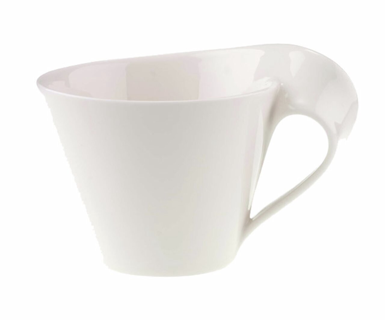 Weiße Tasse mit elegantem Design, seitliche Perspektive