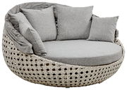 Runde Gartenmuschel mit grauen Kissen, seitliche Perspektive