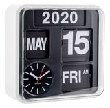 Weiße Mini Flip Wanduhr mit Datumsanzeige, Uhrzeit und Wochentag, seitliche Perspektive