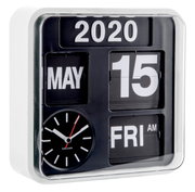 Weiße Mini Flip Wanduhr mit Datumsanzeige, Uhrzeit und Wochentag, seitliche Perspektive