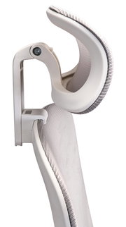 Seitliche Nahaufnahme eines weißen Drehstuhls mit ergonomischer Rückenlehne und Armlehne.