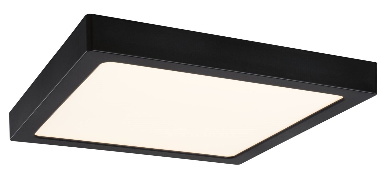 Schwarze, quadratische LED-Deckenleuchte mit flacher Aufbauform und opaler Lichtfläche, schräg von unten in Perspektive auf weißem Hintergrund