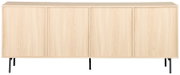 Helles Holz-Sideboard mit vier frontbündigen Türen und schwarzen Metallbeinen, Frontansicht