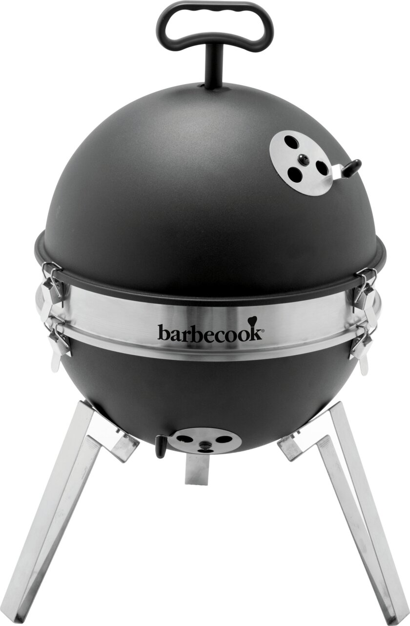 Zwarte bolbarbecue van barbecook met roestvrijstalen band, ventilatieschuiven en drie metalen poten, vrijstaand op een witte achtergrond, vooraanzicht licht van bovenaf
