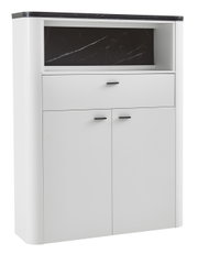 Weißes Highboard mit schwarzer Marmorplatte und offenen Fächern, frontale Perspektive