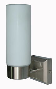 Moderne Bad-Wandleuchte SPACE mit zylindrischem, weißem Glas und gebürstetem Metall, seitliche Perspektive