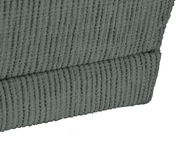 Nahaufnahme einer Recamiere mit strukturiertem Stoffbezug in grauer Farbe, seitliche Perspektive