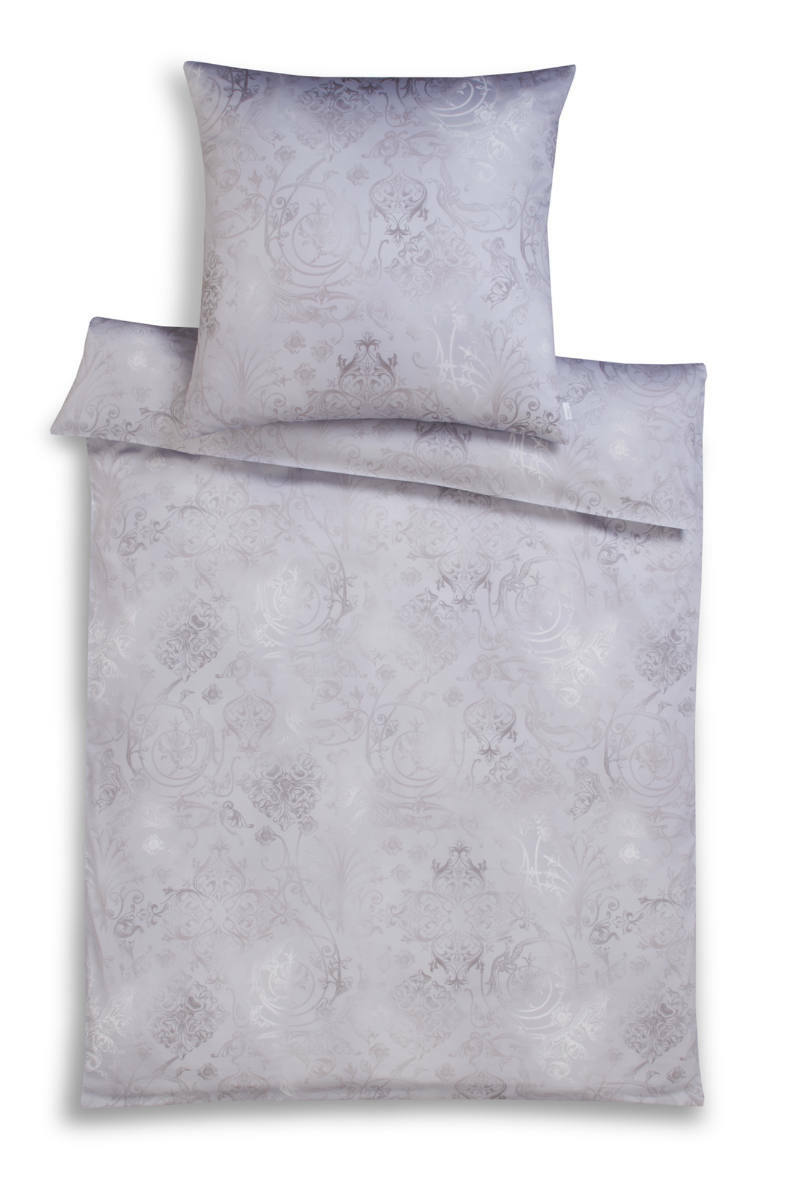 Bettwäsche-Set GREGORIO in Grau mit elegantem Muster, bestehend aus einem Kissenbezug und einem Deckenbezug, aus der Vogelperspektive.