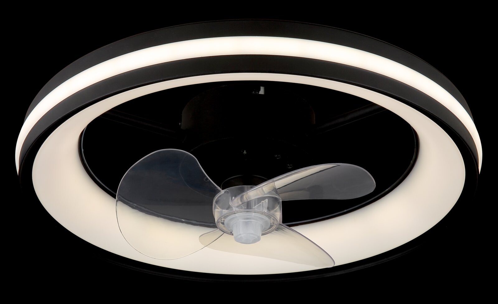 Moderne plafondventilator met ledverlichting, zijaanzicht