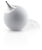 Seifenspender in Kugelform aus grauem Material mit metallischem Ausguss, seitliche Perspektive, umgeben von Schaumblasen.