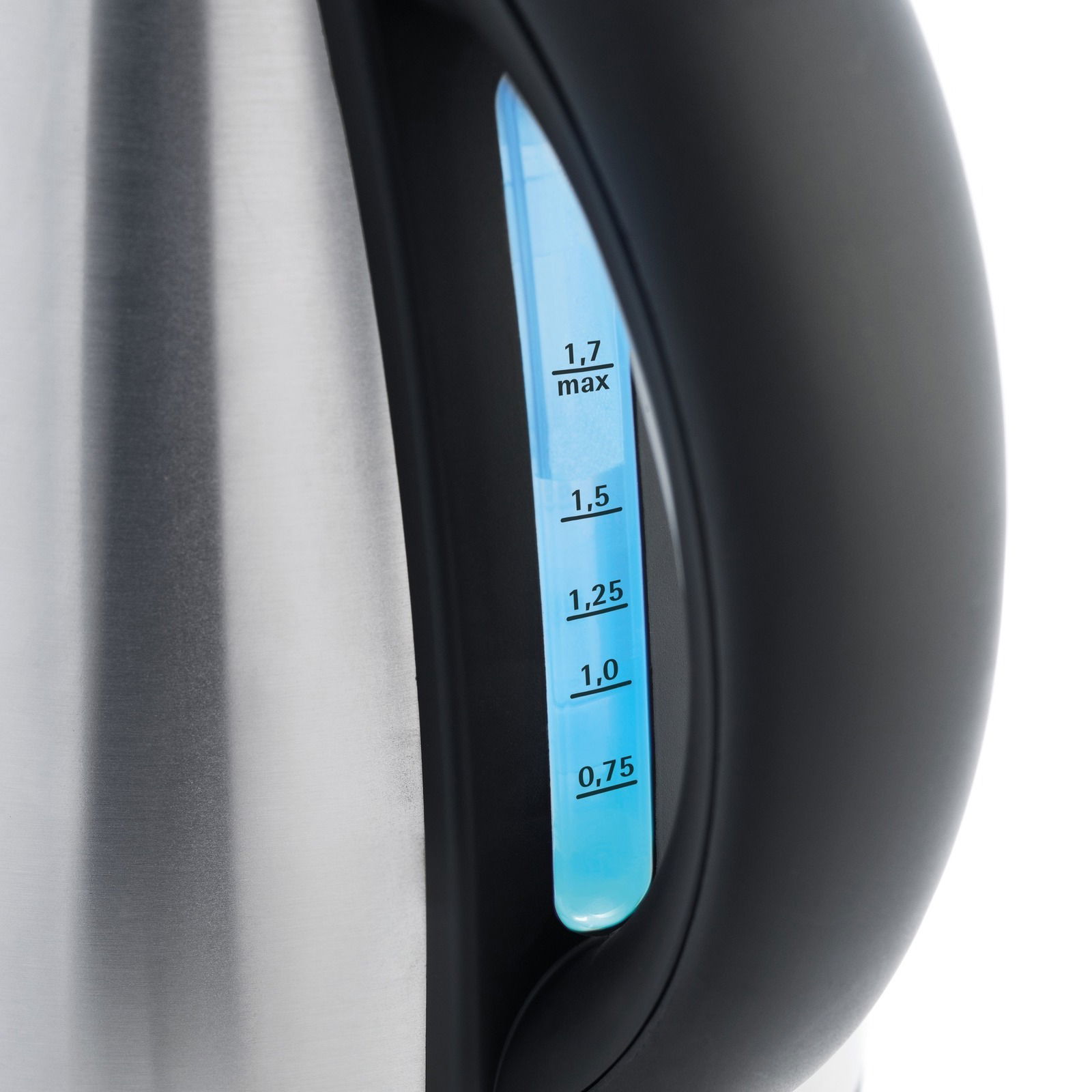 Nahaufnahme eines Wasserkochers mit 1,7 Liter Fassungsvermögen und Wasserstandsanzeige.