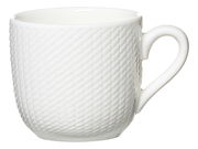 Weiße Espressotasse mit strukturiertem Muster, seitliche Perspektive