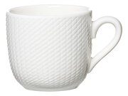 Weiße Espressotasse mit strukturiertem Muster, seitliche Perspektive