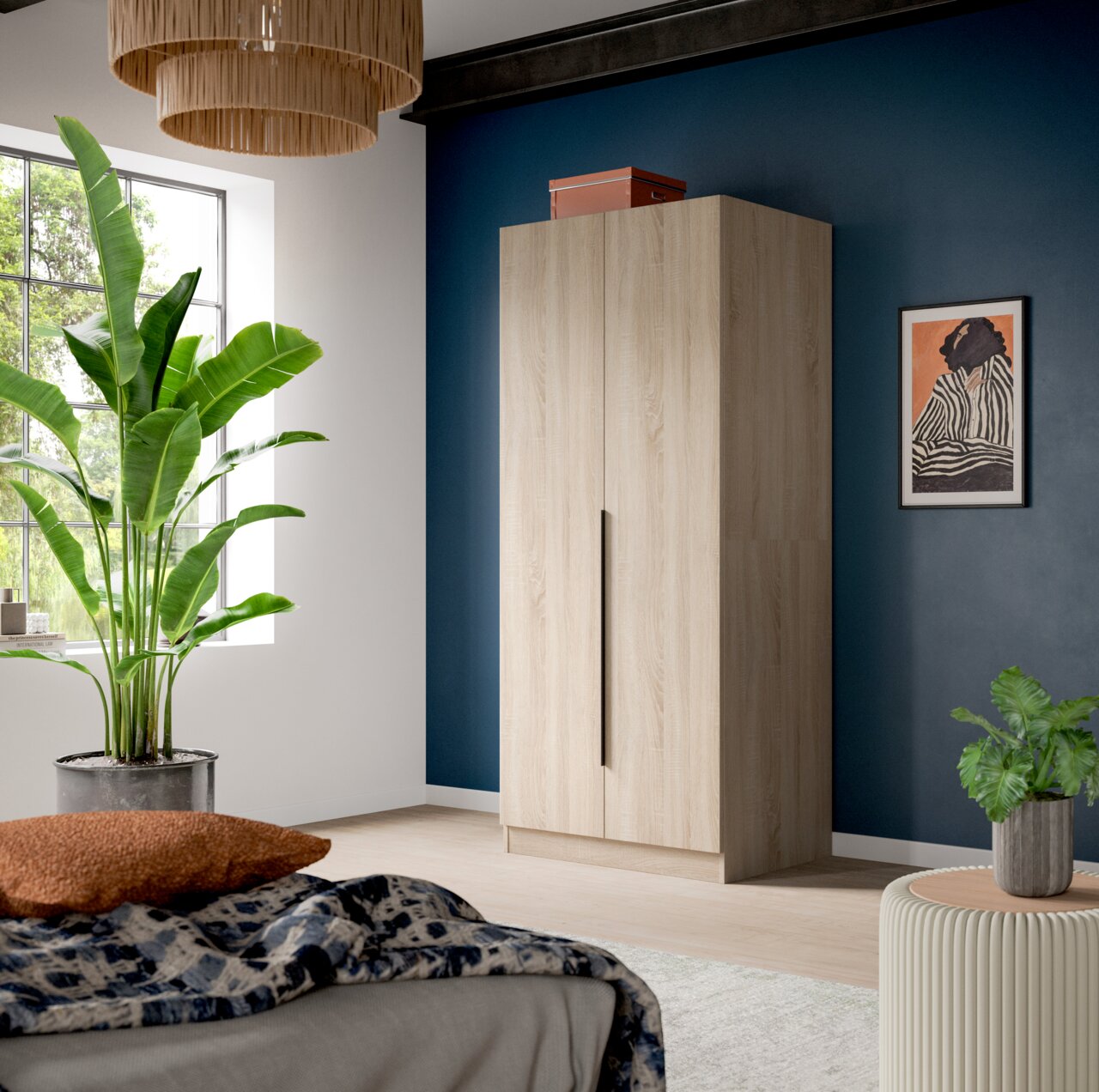 MID.YOU Kleiderschrank 2-türig KOPENHAGEN Heller zweitüriger Kleiderschrank in Holzoptik mit langen schwarzen Griffen vor dunkelblauer Wand im Schlafzimmer, Perspektive: frontale Ansicht leicht von links.
