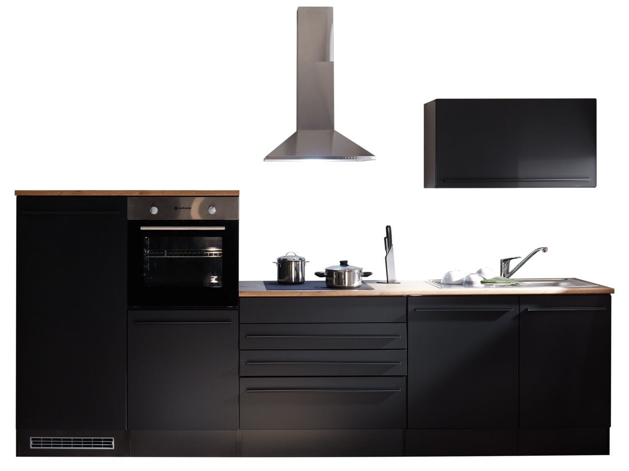 Moderne Küchenzeile in schwarzem Design mit Holzarbeitsplatte, bestehend aus einem Backofen, mehreren Schränken und einer Dunstabzugshaube. Frontale Ansicht.