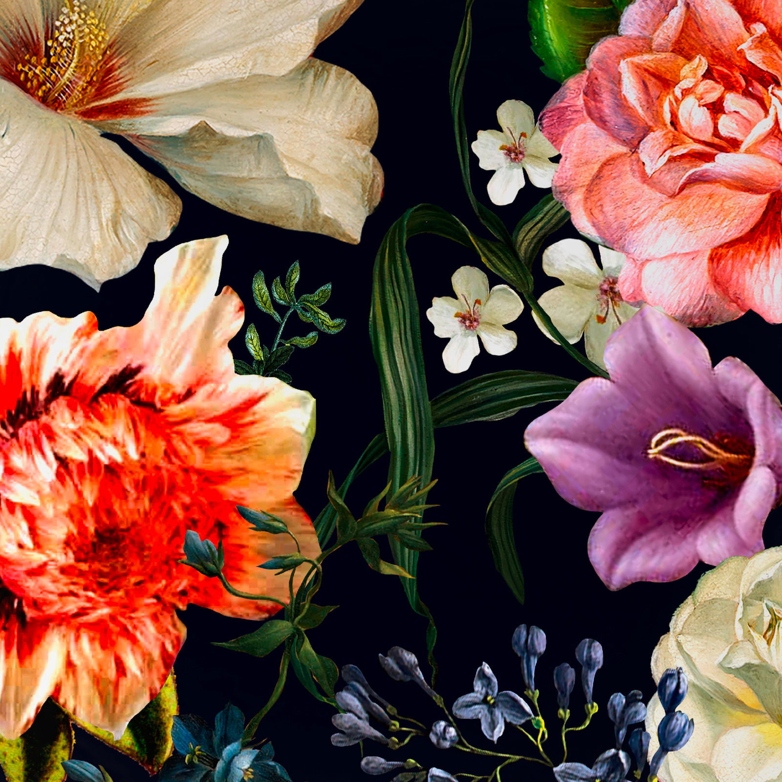 Nahaufnahme einer Wendebettwäsche mit lebendigem Blumenmuster auf dunklem Hintergrund, zeigt verschiedene Blüten in kräftigen Farben.