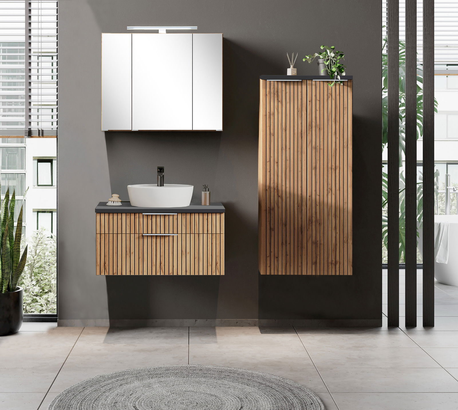 Modernes Waschtisch-Set aus Holz mit Spiegel und Schrank, frontale Ansicht