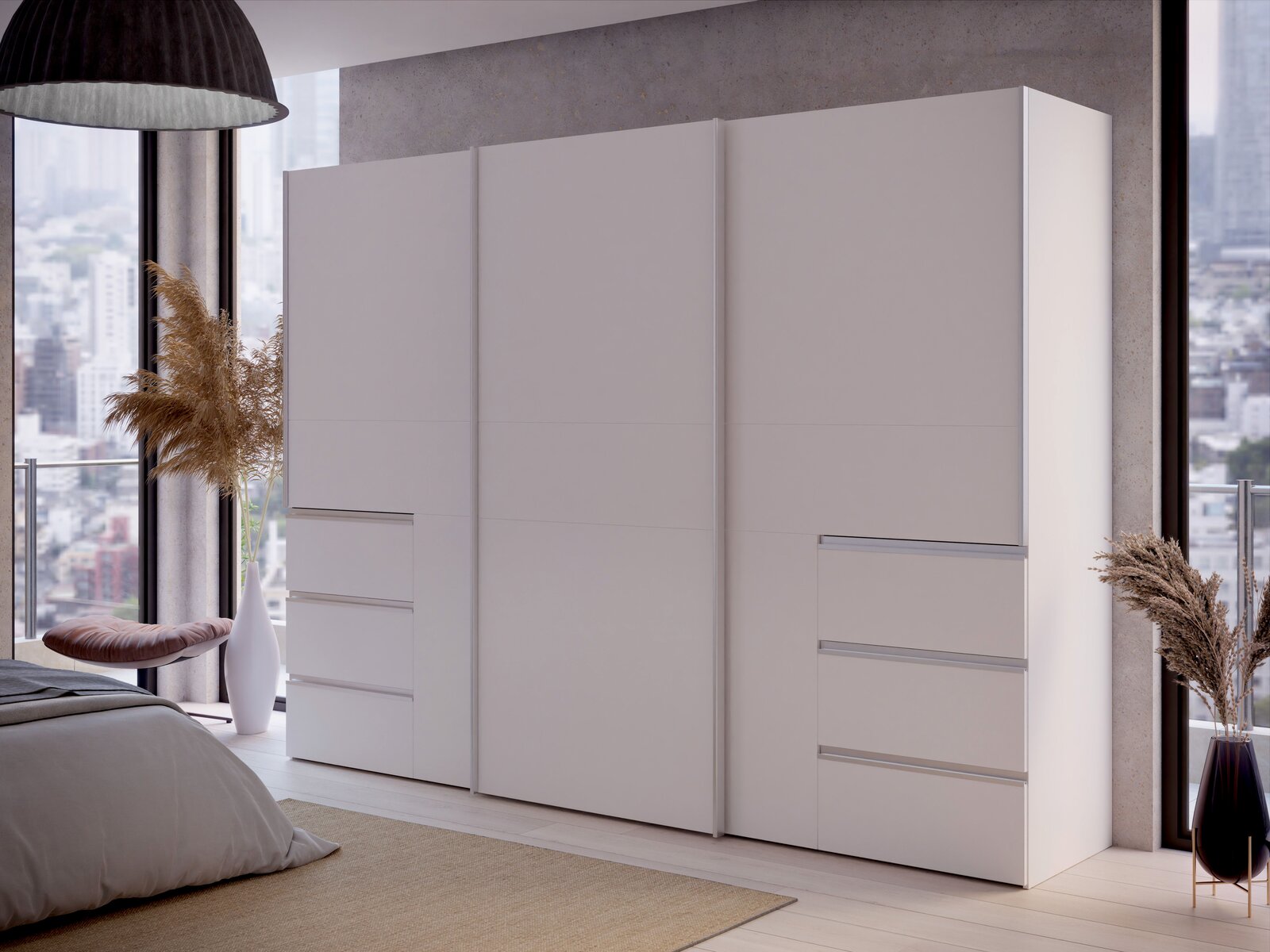 Moderner, dreitüriger Schwebetürenschrank in einem stilvollen Schlafzimmer, seitliche Perspektive