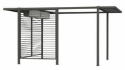 Moderner Sichtschutz aus Aluminium mit Lamellen, seitliche Perspektive