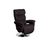 Moderne bruine tv-fauteuil in een lichte woonkamer, gezien vanaf de zijkant.
