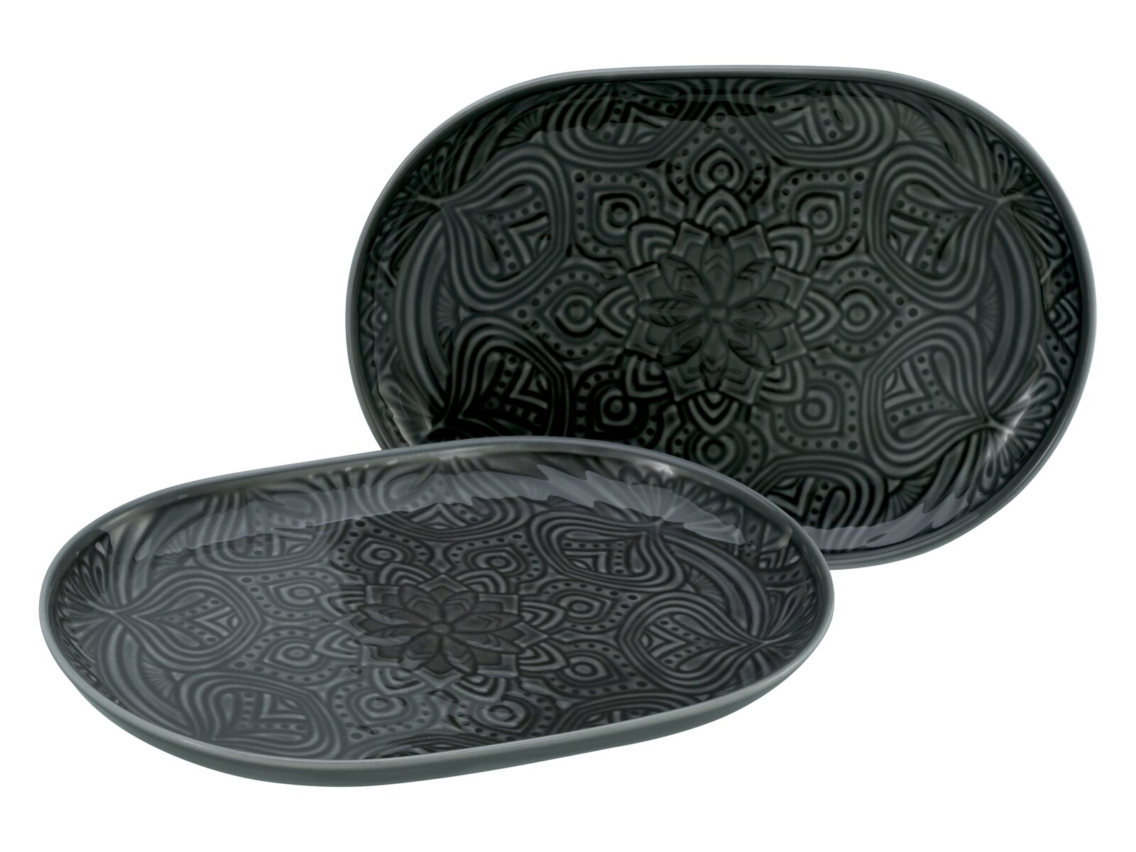 creaTable Servierteller-Set 2-tlg ORIENT MANDALA Zwei ovale Servierplatten in Dunkelgrau/Schwarz mit Mandala-Ornamentmuster, Produktansicht leicht schräg von oben (eine Platte vorne liegend, eine hinten aufrecht)