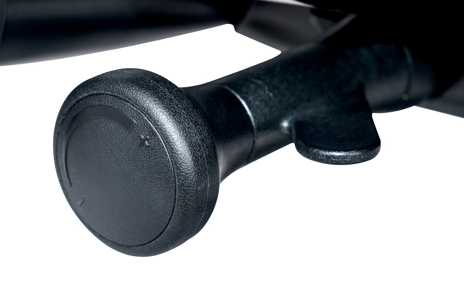 Nahaufnahme eines Drehstuhls mit Fokus auf den Einstellhebel