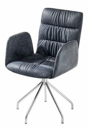 Moderner Sessel mit dunkelgrauem Stoffbezug und Metallbeinen, seitliche Perspektive