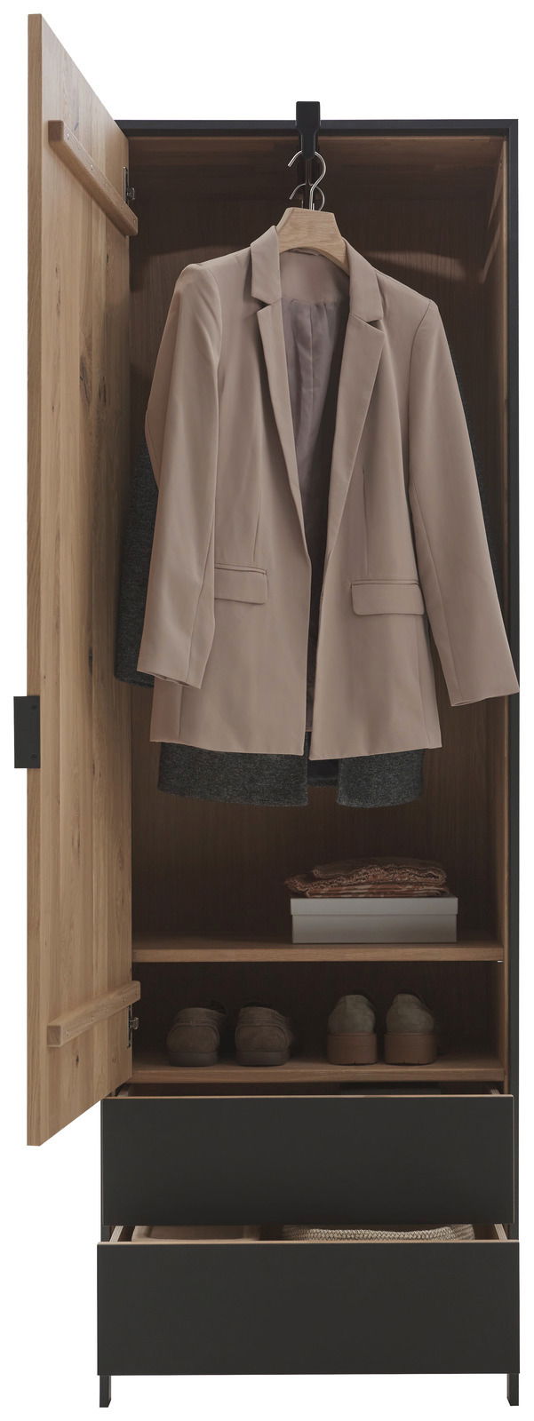 Garderobenschrank aus Holz mit geöffneter Tür, zeigt einen hängenden Blazer, Regale mit Schuhen und Schubladen, Frontalansicht.
