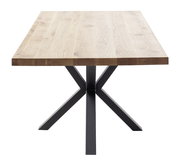 Esstisch aus Holz mit schwarzem Metallgestell, Frontalansicht