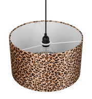 Pendelleuchte mit Leopardenmuster, seitliche Perspektive