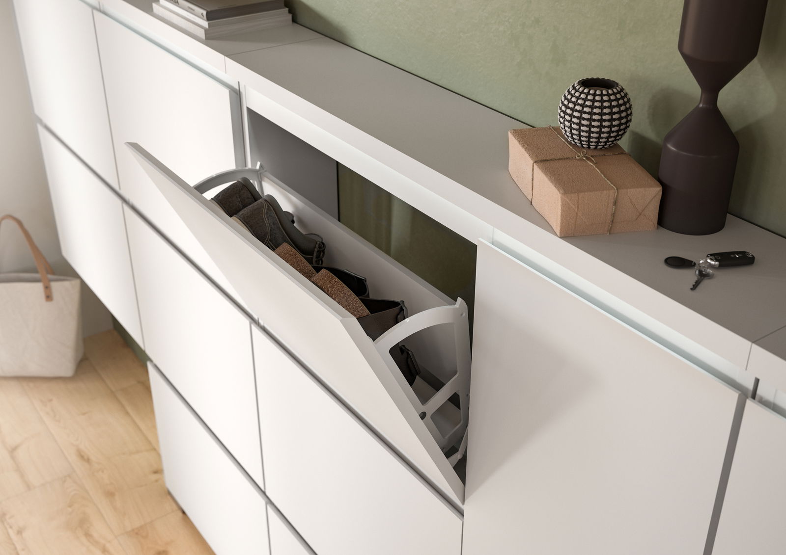 Moderner weißer Schuhschrank mit geöffnetem Fach, seitliche Perspektive