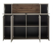 Großer Schuhschrank in Grau mit Holzoptik-Rückwand und mehreren offenen Fächern, Klappen nach oben geöffnet, Frontalansicht.