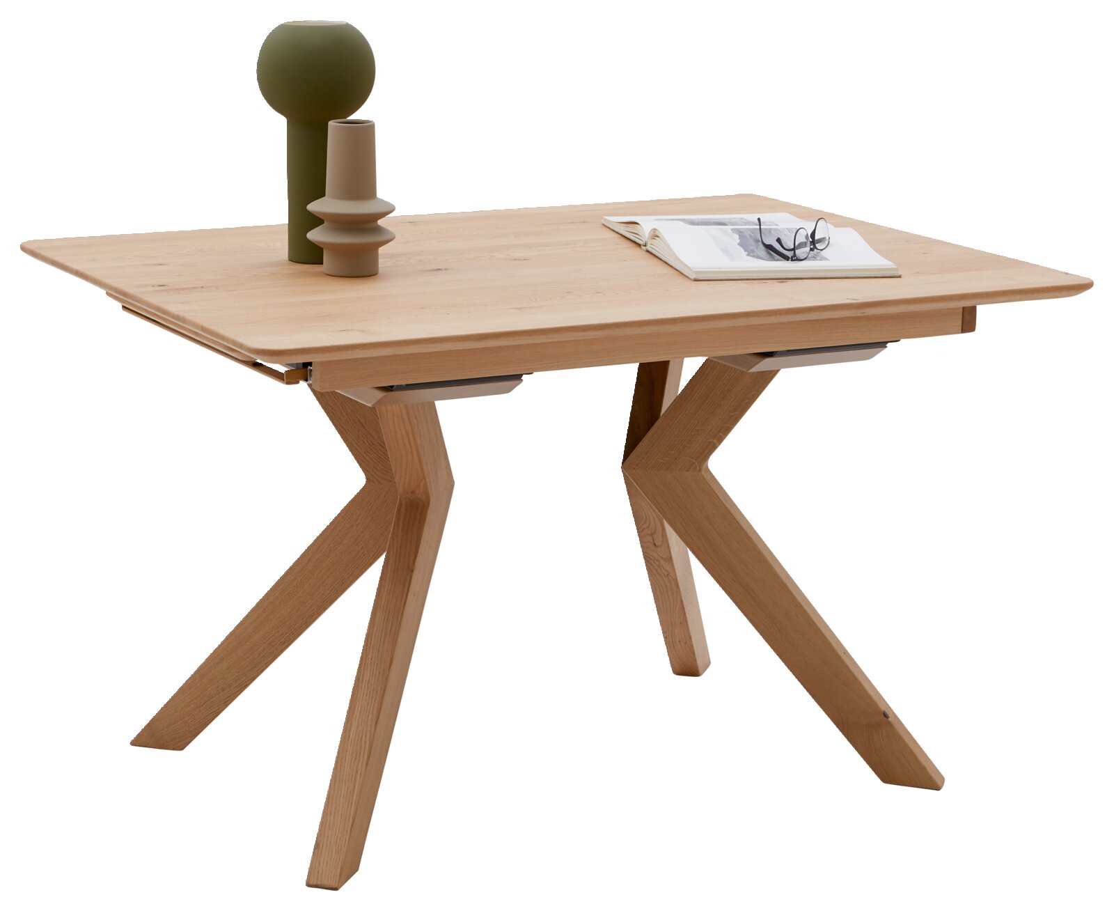 Moderner Esstisch aus Holz mit einzigartigen Z-förmigen Beinen, dekoriert mit Vasen und einem Buch, seitliche Perspektive.