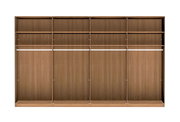 Vierschichtiger Schwebetürenschrank aus Holz mit offener Frontansicht, zeigt mehrere Regalböden und Kleiderstangen.