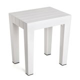 Weißer Hocker aus Kunststoff, seitliche Perspektive