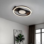 Moderne Deckenleuchte WHEELER mit kreisförmigem LED-Design, von unten betrachtet in einem stilvollen Raum.