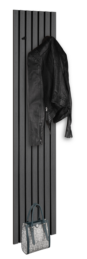 Schmale Wandgarderobe in dunklem Holzdesign, frontal abgebildet, mit schwarzer Lederjacke und gemusterter Handtasche.
