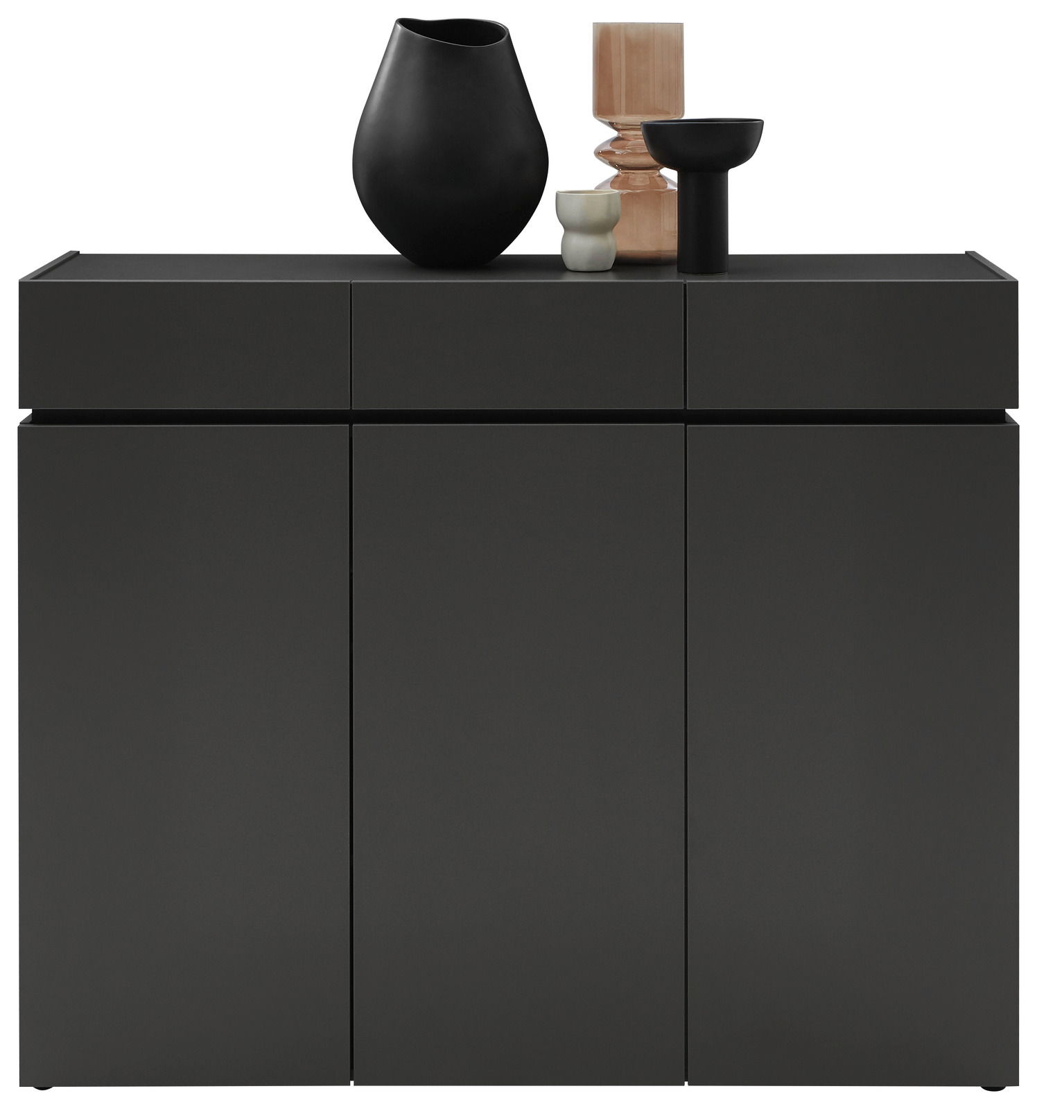 Moderne schwarze Kommode mit drei Schubladen und dekorativen Vasen, Frontalansicht