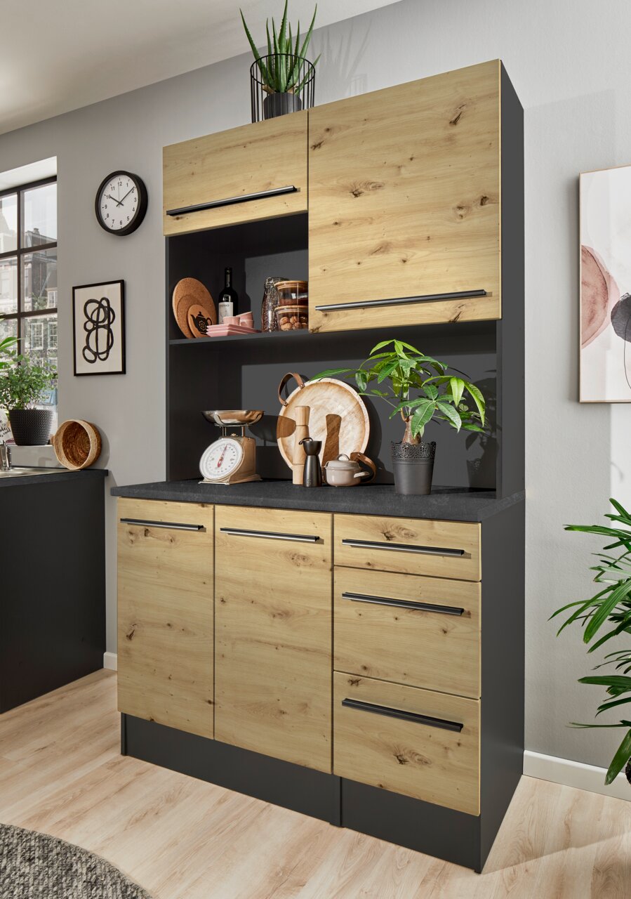 Moderne buffetkast JAZZ in houtlook met zwarte accenten, gefotografeerd van voren in een stijlvolle keuken.
