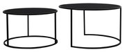 Zwei runde, schwarze Couchtische in unterschiedlicher Höhe, aus seitlicher Perspektive fotografiert.