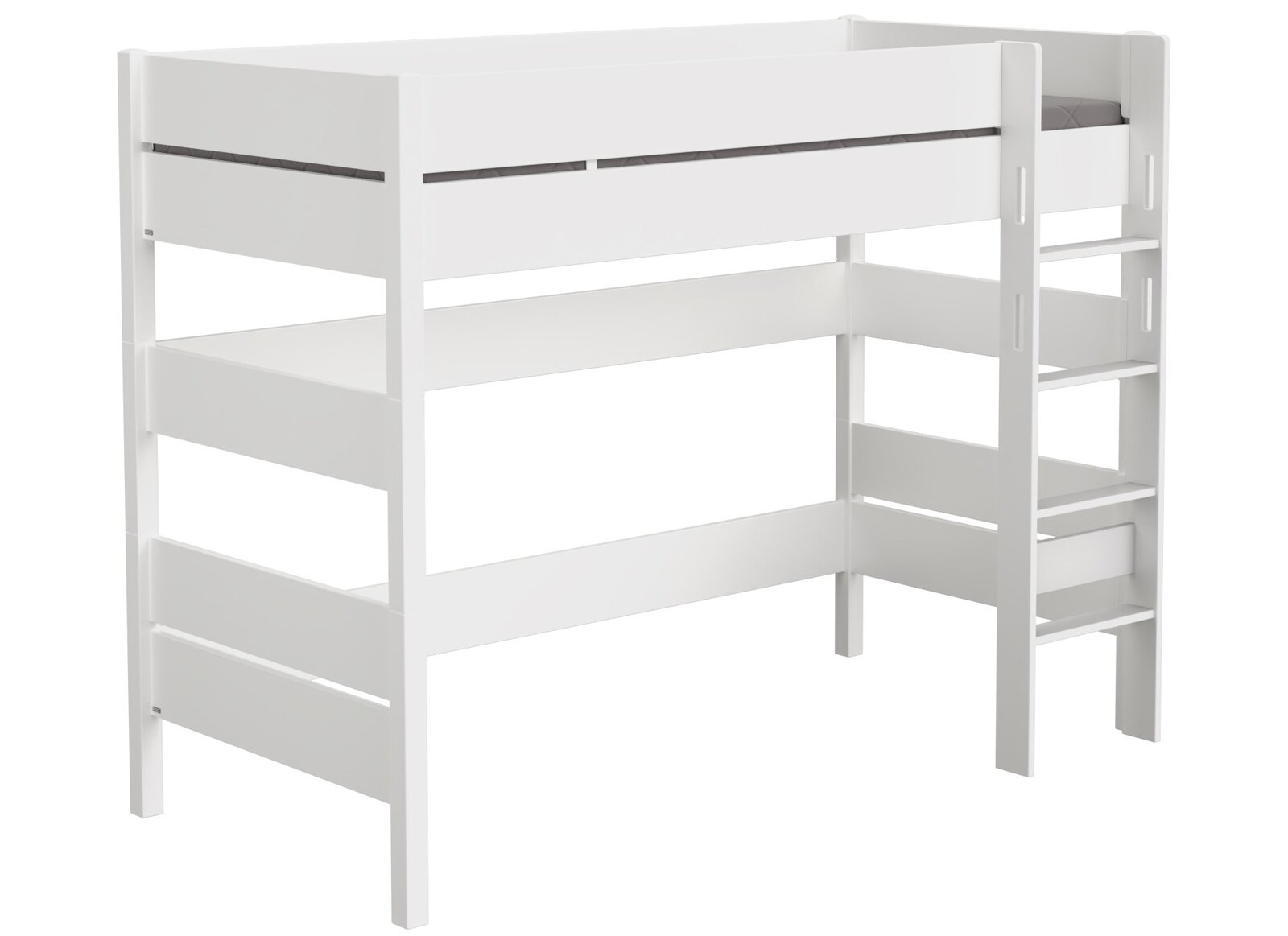 Weißes Spielbett mit Leiter, seitliche Perspektive