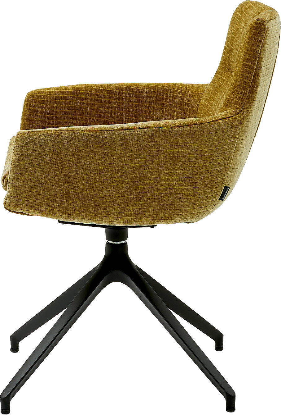 Seitenansicht eines Armlehnstuhls mit senfgelbem Stoffbezug und schwarzem Metallgestell.