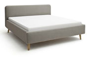 Graues Polsterbett mit Holzfüßen, seitliche Perspektive