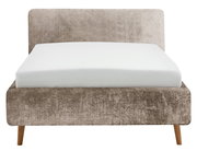 Frontale Ansicht eines Polsterbettgestells mit beigem Stoffbezug und Holzfüßen.