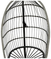 Close-up van een hangstoel met metalen frame, gezien vanaf de voorkant.