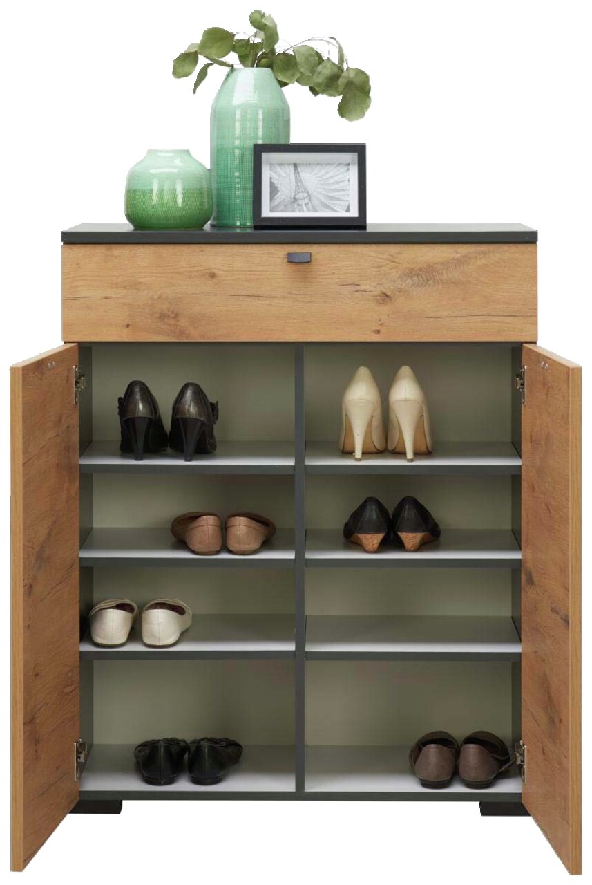 Schuhschrank aus Holz mit geöffneter Doppeltür, zeigt mehrere Regalböden mit Schuhen, dekoriert mit grünen Vasen und einem gerahmten Bild auf der Oberseite, Frontalansicht.