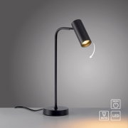 Schwarze, minimalistische LED-Tischleuchte mit zylindrischem, schwenkbarem Spotkopf und rundem Standfuß, leuchtend, Frontansicht in leichter Seitenperspektive vor grauem Hintergrund; GU10-Fassung und On/Off-Schalter-Symbol sichtbar.